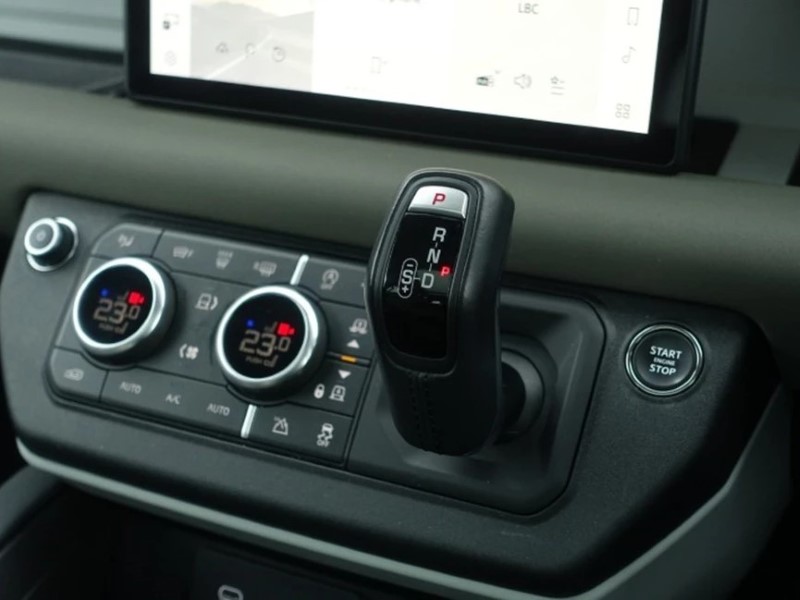 Used Land Rover Defender 2023 for sale - 78028110: Photo 13