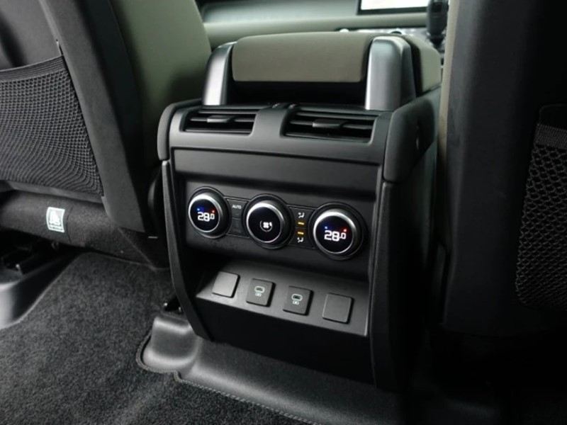 Used Land Rover Defender 2023 for sale - 78028110: Photo 19