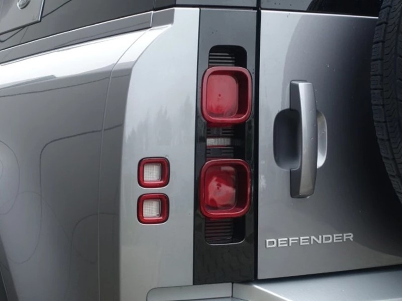 Used Land Rover Defender 2023 for sale - 78028110: Photo 20