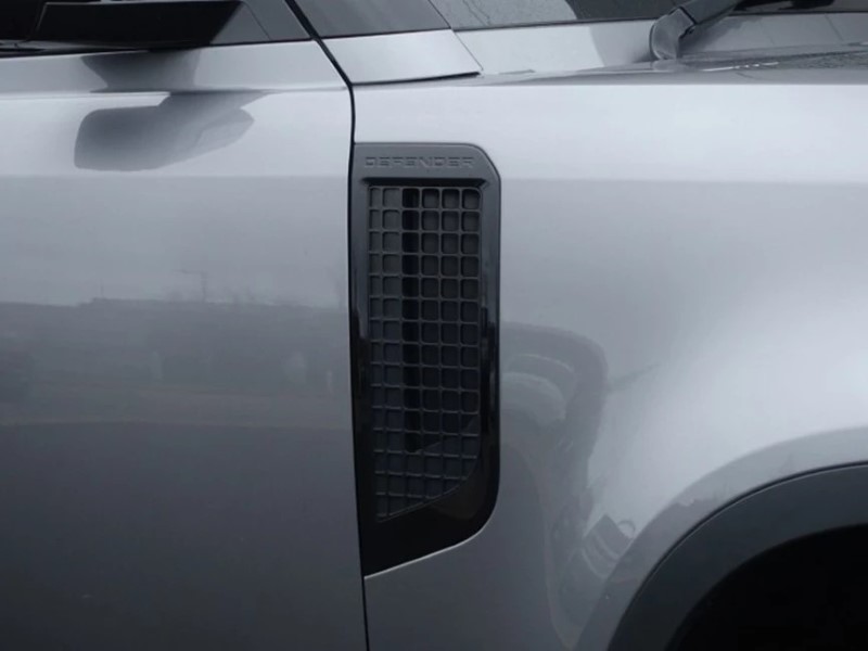 Used Land Rover Defender 2023 for sale - 78028110: Photo 21