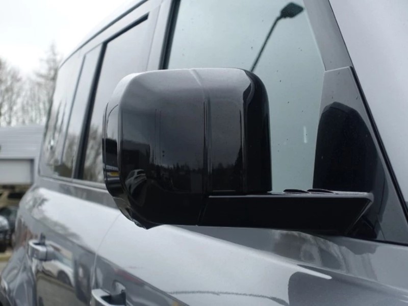 Used Land Rover Defender 2023 for sale - 78028110: Photo 23