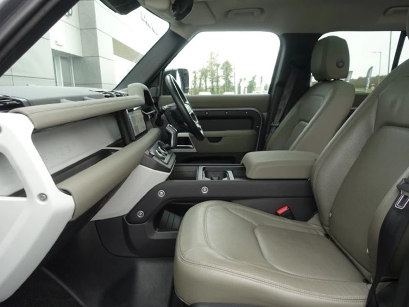 Used Land Rover Defender 2023 for sale - 78028110: Photo 3