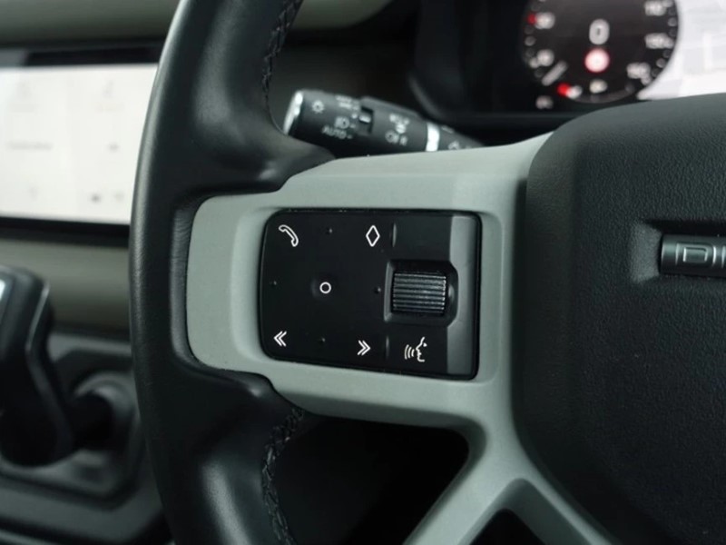 Used Land Rover Defender 2023 for sale - 78028110: Photo 35