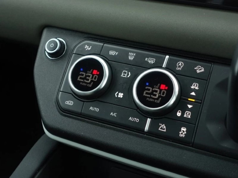 Used Land Rover Defender 2023 for sale - 78028110: Photo 40