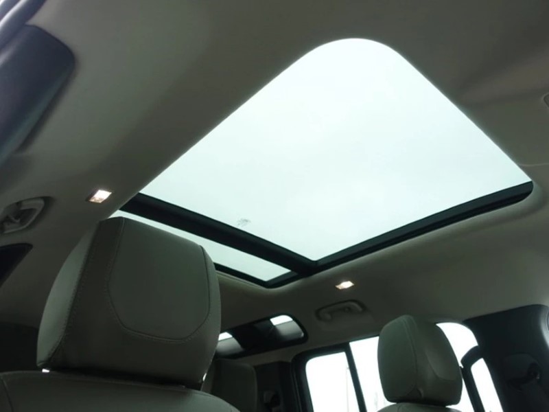 Used Land Rover Defender 2023 for sale - 78028110: Photo 43