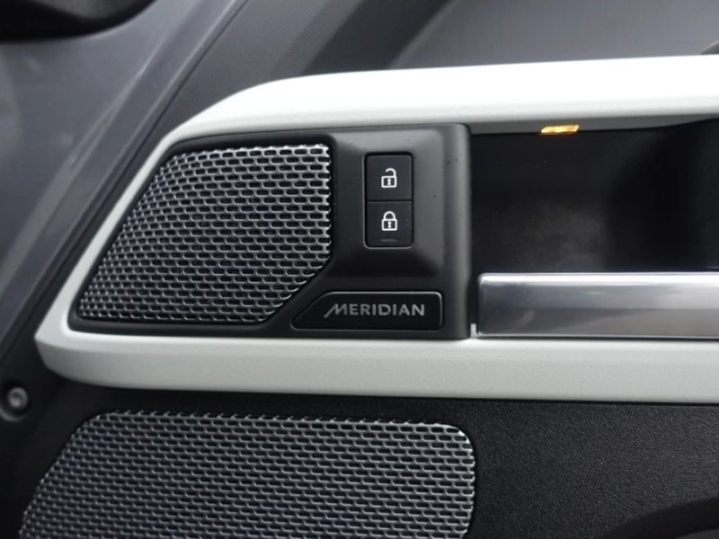 Used Land Rover Defender 2023 for sale - 78028110: Photo 47