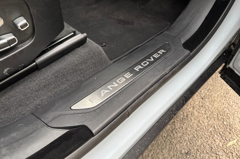 Used Land Rover Range Rover Velar 2024 for sale - 76982153: Photo 41