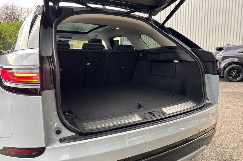 Used Land Rover Range Rover Velar 2024 for sale - 76982153: Photo 42