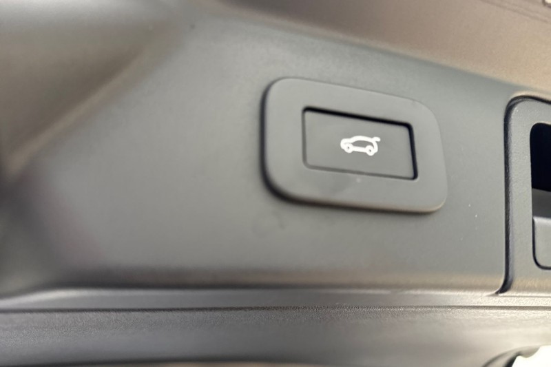 Used Land Rover Range Rover Velar 2024 for sale - 76982153: Photo 43