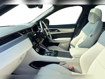 Used Jaguar F-Pace 2023 for sale - 79271498: Photo