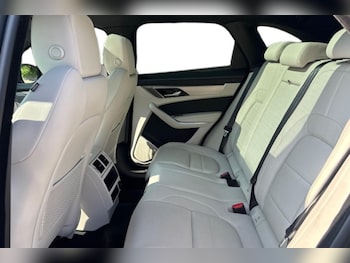 Used Jaguar F-Pace 2023 for sale - 79271498: Photo