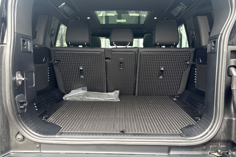 Used Land Rover Defender 2025 for sale - 77988586: Photo 10