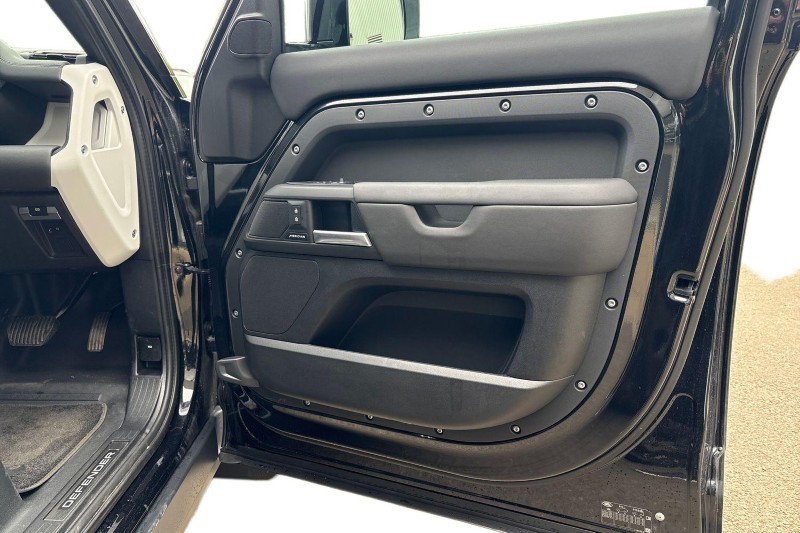 Used Land Rover Defender 2025 for sale - 77988586: Photo 22