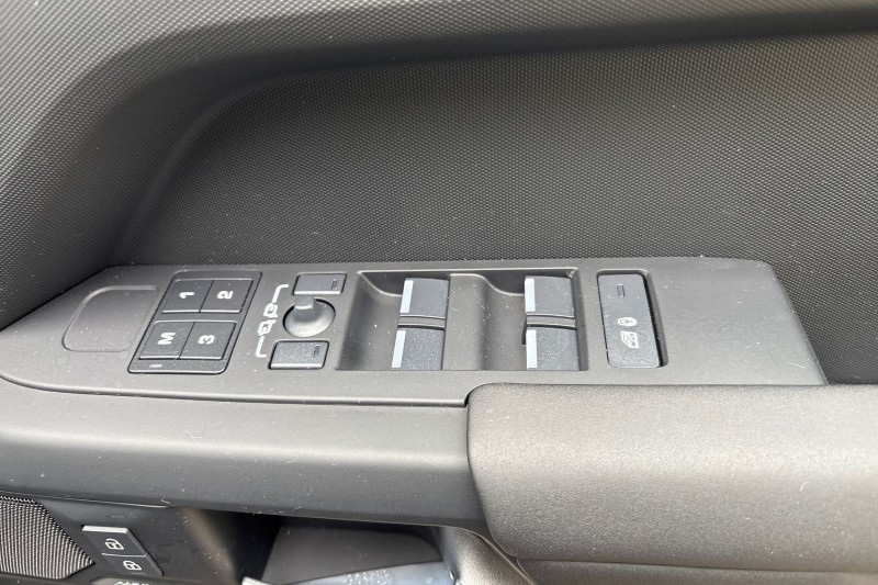 Used Land Rover Defender 2025 for sale - 77988586: Photo 23