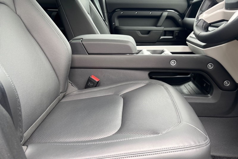 Used Land Rover Defender 2025 for sale - 77988586: Photo 25