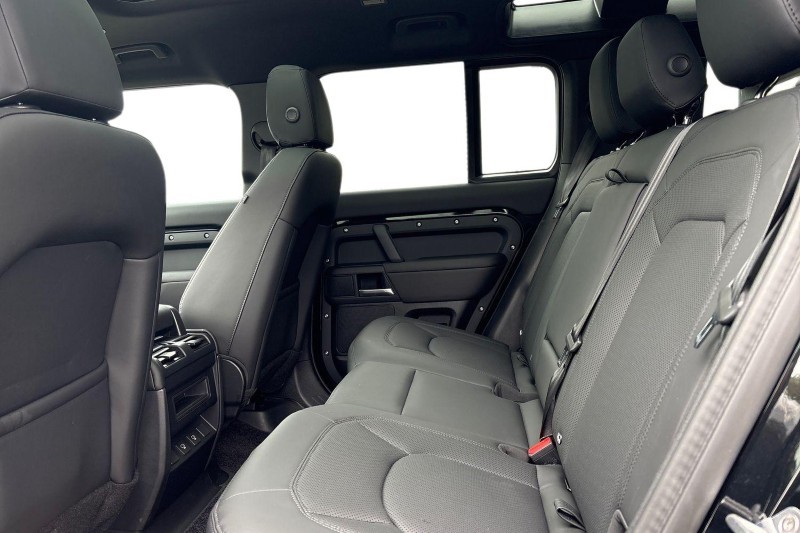 Used Land Rover Defender 2025 for sale - 77988586: Photo 4