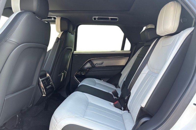 Used Land Rover Range Rover Sport 2025 for sale - 77742692: Photo 4