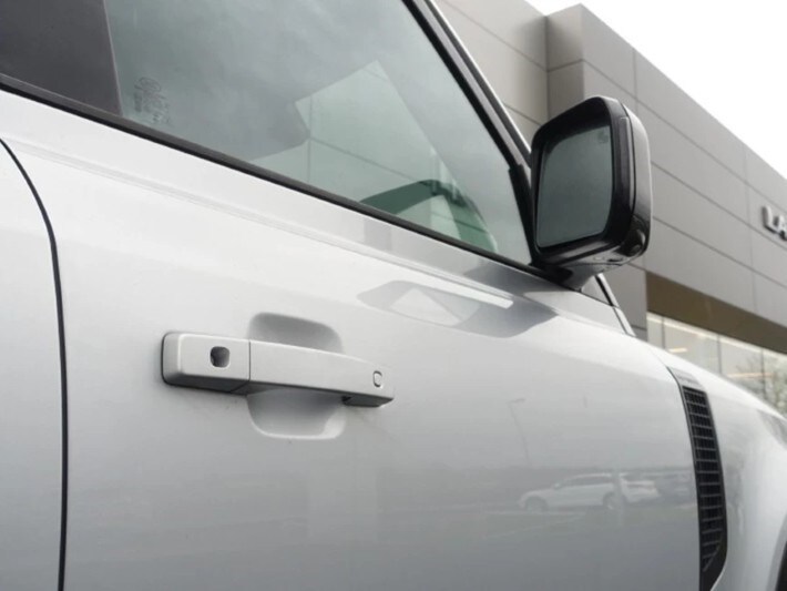 Used Land Rover Defender 2024 for sale - 78000489: Photo 22