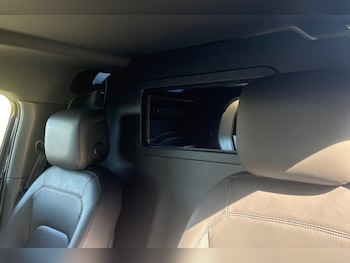 Used Land Rover Defender 2025 for sale - 78389235: Photo