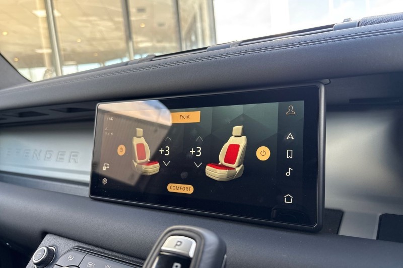 Used Land Rover Defender 2023 for sale - 77819262: Photo 37