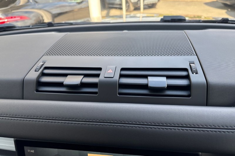 Used Land Rover Defender 2023 for sale - 77819262: Photo 38