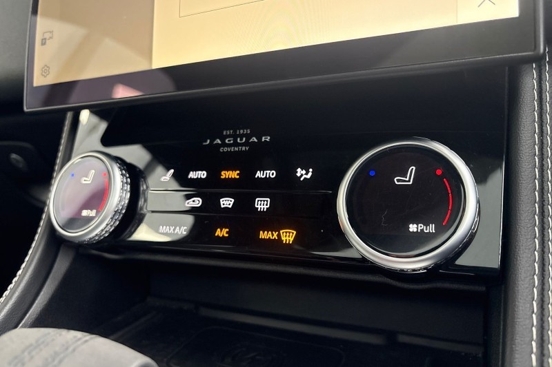 Used Jaguar F-Pace 2023 for sale - 77483071: Photo 4