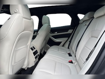 Used Jaguar F-Pace 2024 for sale - 77501356: Photo