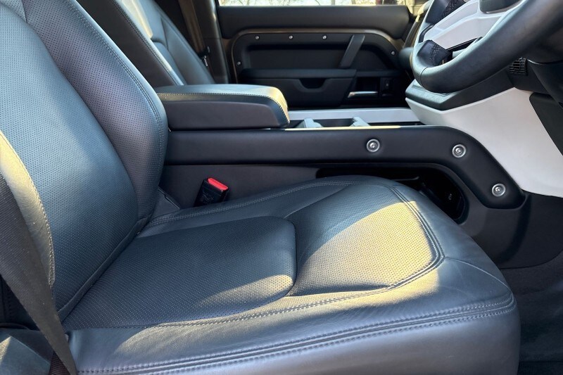 Used Land Rover Defender 2025 for sale - 77758765: Photo 26