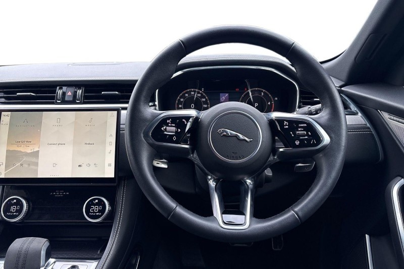 Used Jaguar F-Pace 2023 for sale - 77961824: Photo 15