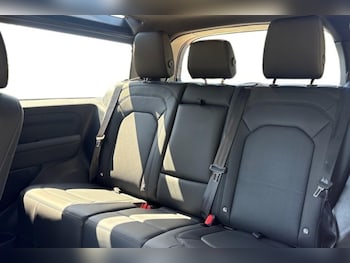 Used Land Rover Defender 2025 for sale - 79195954: Photo