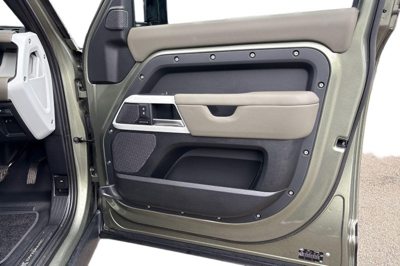 Used Land Rover Defender 2023 for sale - 77819265: Photo 22