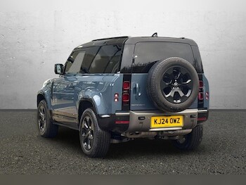 Used Land Rover Defender 2024 for sale - 77417093: Photo