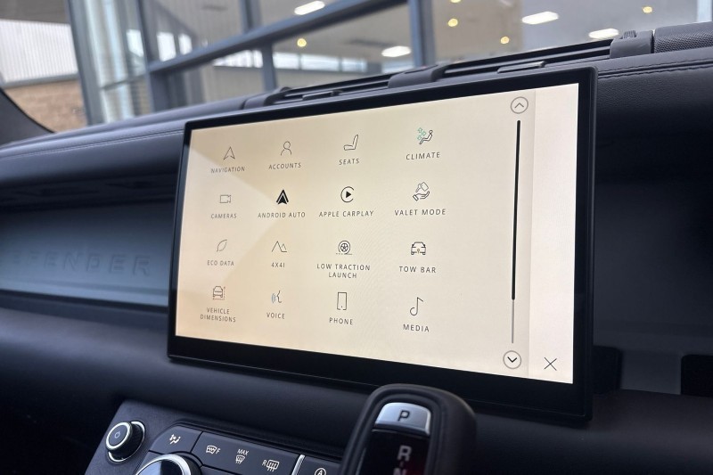 Used Land Rover Defender 2024 for sale - 77417093: Photo 33