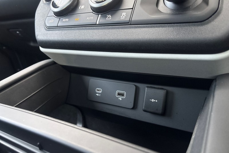 Used Land Rover Defender 2024 for sale - 77417093: Photo 38