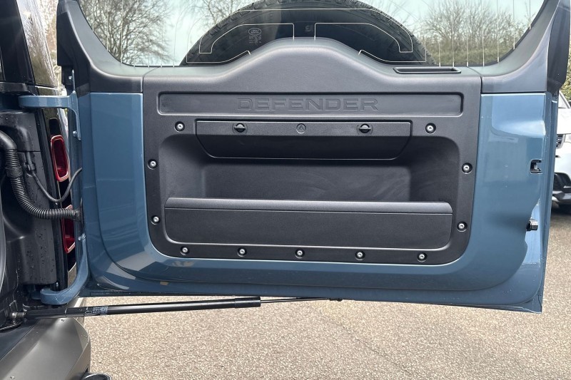 Used Land Rover Defender 2024 for sale - 77417093: Photo 43