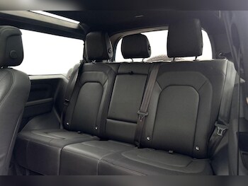 Used Land Rover Defender 2024 for sale - 77417093: Photo