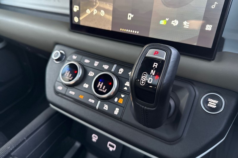 Used Land Rover Defender 2022 for sale - 77662136: Photo 13