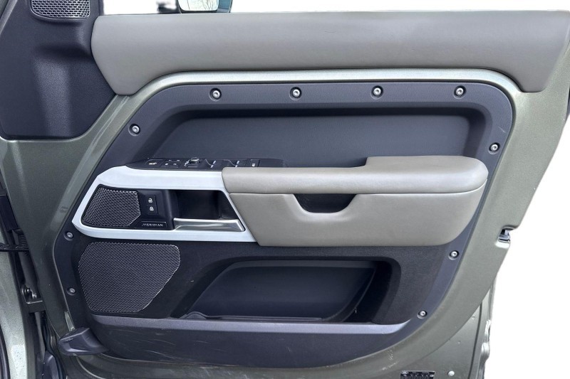 Used Land Rover Defender 2022 for sale - 77662136: Photo 23