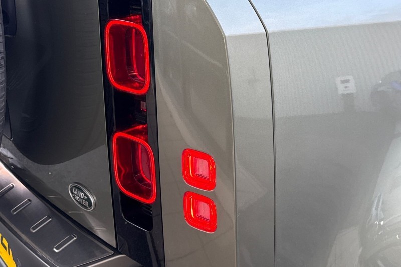 Used Land Rover Defender 2022 for sale - 77662136: Photo 46