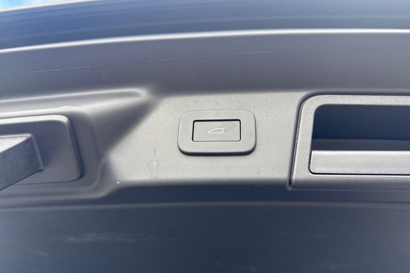 Used Land Rover Range Rover Velar 2025 for sale - 76980814: Photo 38