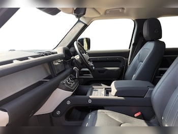 Used Land Rover Defender 2021 for sale - 79515670: Photo