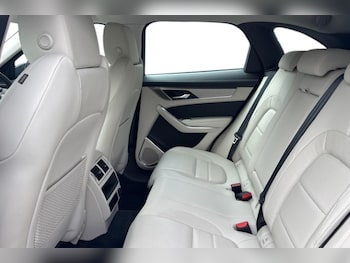 Used Jaguar F-Pace 2023 for sale - 79420924: Photo