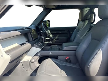 Used Land Rover Defender 2023 for sale - 79208662: Photo