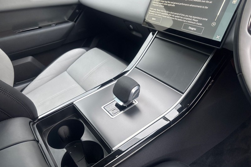 Used Land Rover Range Rover Velar 2024 for sale - 77170646: Photo 13