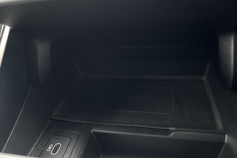 Used Land Rover Range Rover Velar 2023 for sale - 77474724: Photo 3