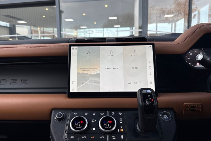 Used Land Rover Defender 2024 for sale - 76982195: Photo 14