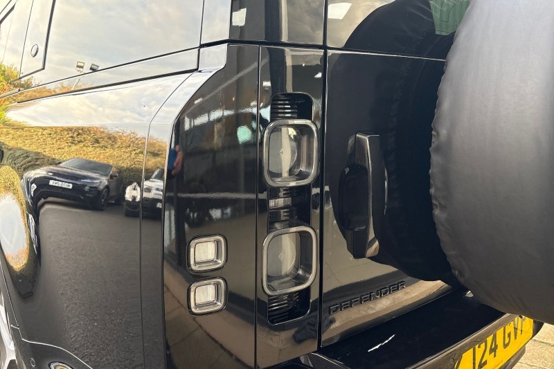 Used Land Rover Defender 2024 for sale - 76982195: Photo 19