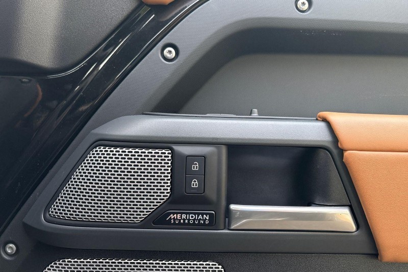 Used Land Rover Defender 2024 for sale - 76982195: Photo 23