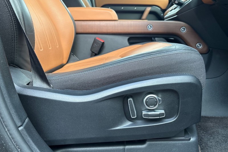 Used Land Rover Defender 2024 for sale - 76982195: Photo 25