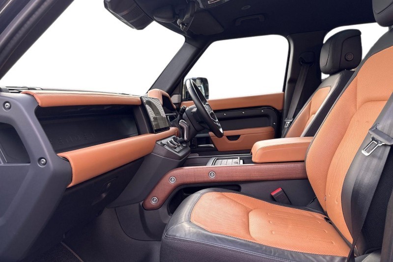 Used Land Rover Defender 2024 for sale - 76982195: Photo 3